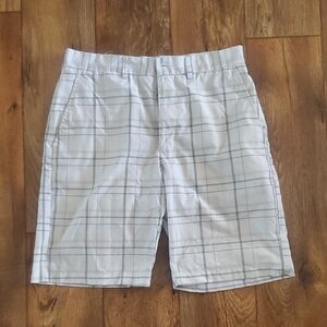Ben Hogan Performance Plaid Shorts  Classic White + Gray/white  Plaid •